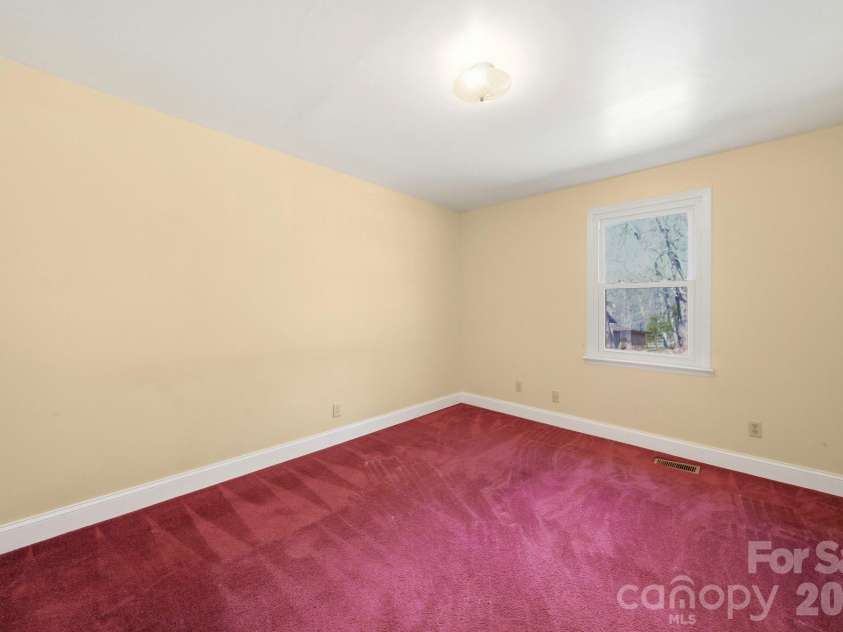 4698 Forest View Road, Blacksburg, SC 29702.  MLS# CAR4350917, YatesRealty ID 5156. 