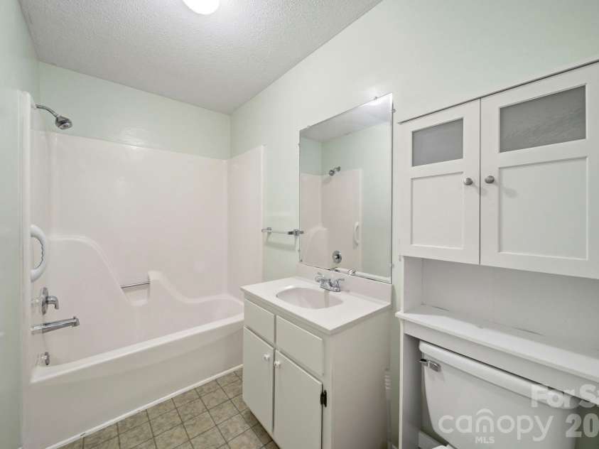 4698 Forest View Road, Blacksburg, SC 29702.  MLS# CAR4350917, YatesRealty ID 5156. 