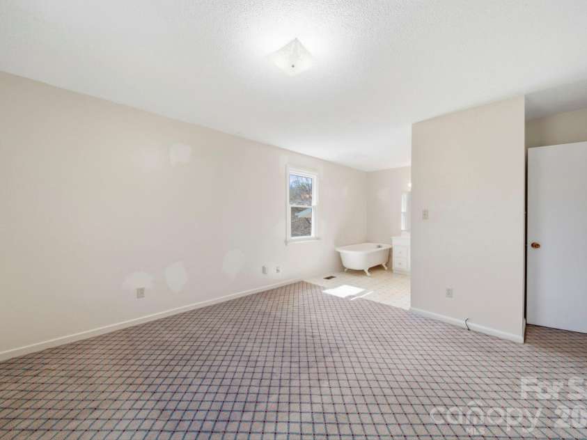 4698 Forest View Road, Blacksburg, SC 29702.  MLS# CAR4350917, YatesRealty ID 5156. 