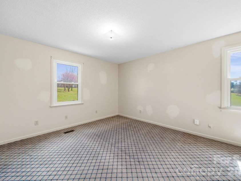 4698 Forest View Road, Blacksburg, SC 29702.  MLS# CAR4350917, YatesRealty ID 5156. 