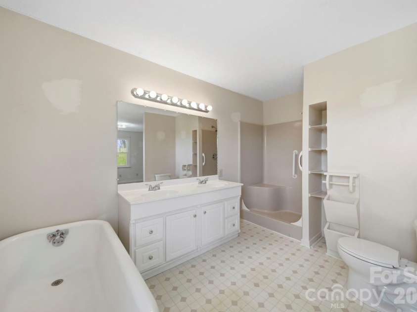 4698 Forest View Road, Blacksburg, SC 29702.  MLS# CAR4350917, YatesRealty ID 5156. 