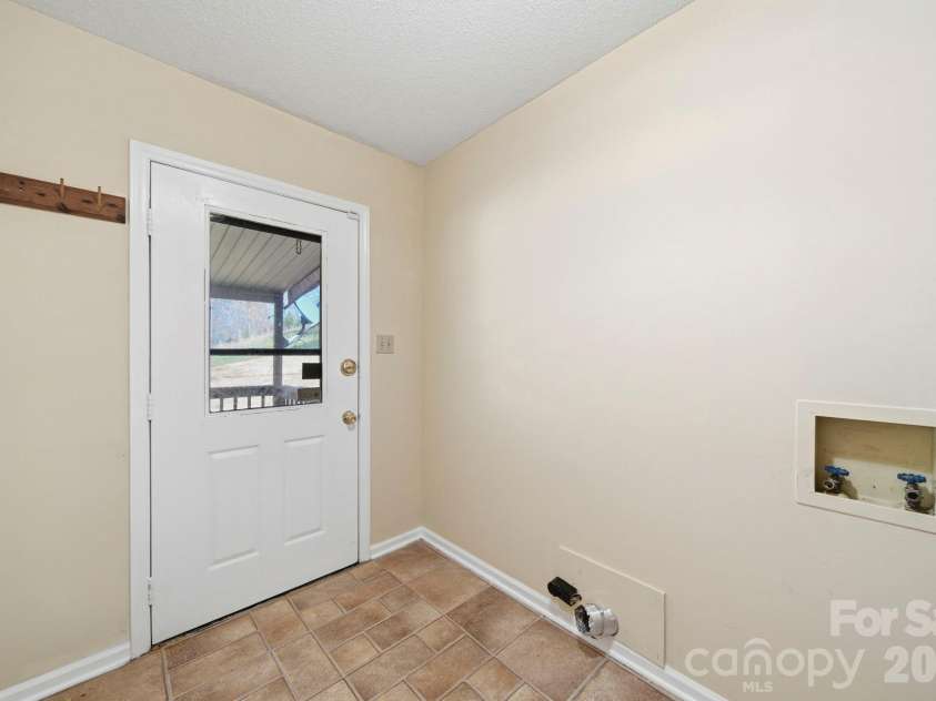 4698 Forest View Road, Blacksburg, SC 29702.  MLS# CAR4350917, YatesRealty ID 5156. 