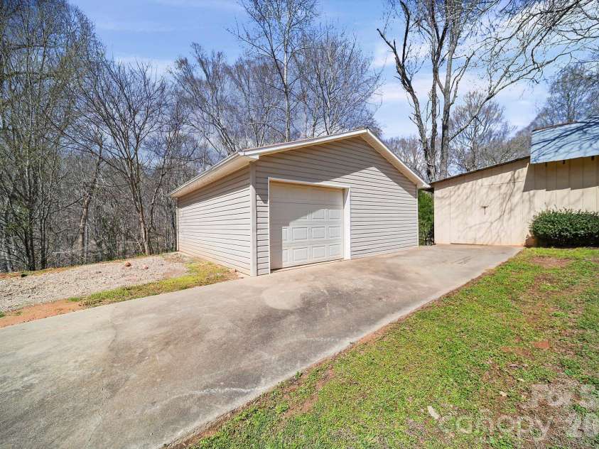 4698 Forest View Road, Blacksburg, SC 29702.  MLS# CAR4350917, YatesRealty ID 5156. 