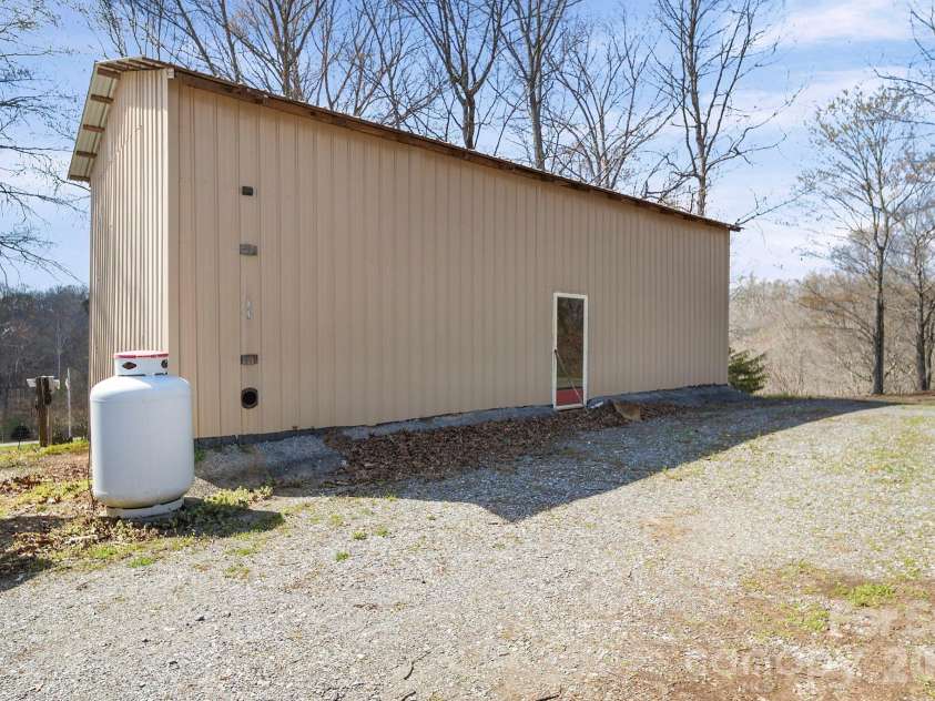 4698 Forest View Road, Blacksburg, SC 29702.  MLS# CAR4350917, YatesRealty ID 5156. 