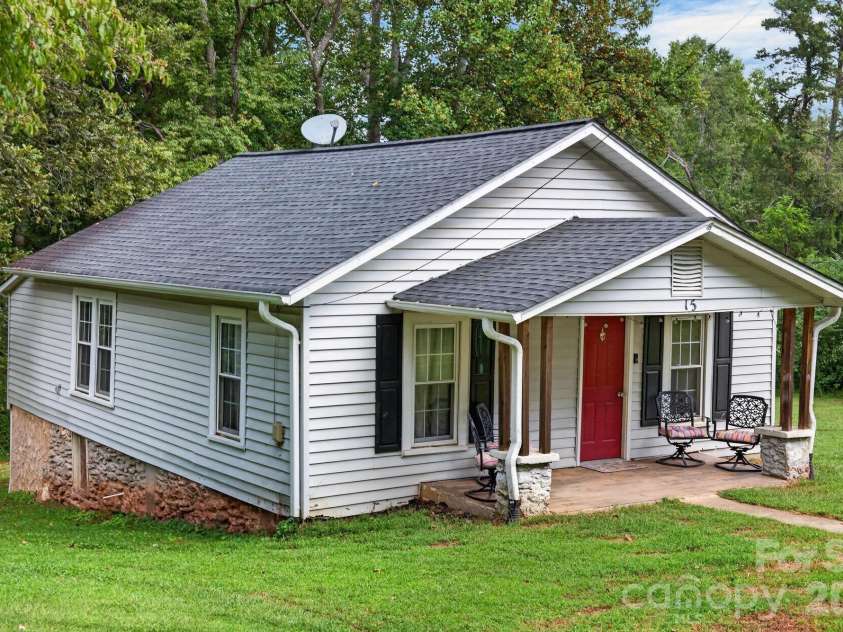 15 Circle Street, Granite Falls, NC 28630.  MLS# CAR4424837, YatesRealty ID 51560. 