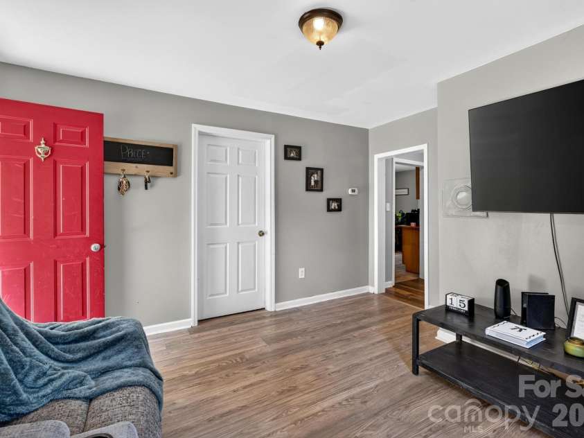 15 Circle Street, Granite Falls, NC 28630.  MLS# CAR4424837, YatesRealty ID 51560. 