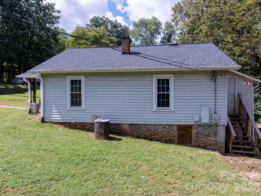 15 Circle Street, Granite Falls, NC 28630.  MLS# CAR4424837, YatesRealty ID 51560. 