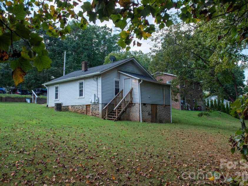 15 Circle Street, Granite Falls, NC 28630.  MLS# CAR4424837, YatesRealty ID 51560. 
