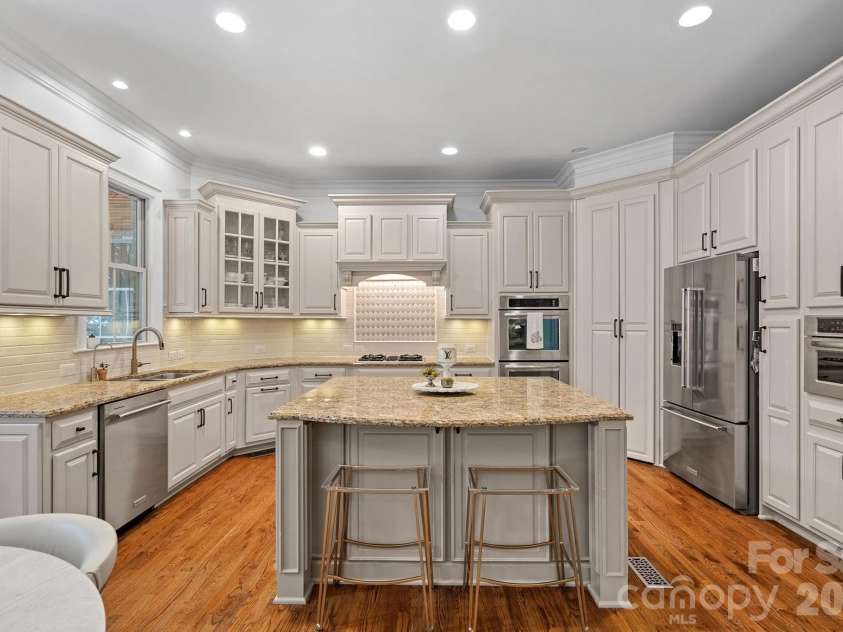 1104 Longwood Court, Matthews, NC 28104.  MLS# CAR4424764, YatesRealty ID 51561. 