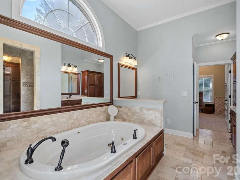 1104 Longwood Court, Matthews, NC 28104.  MLS# CAR4424764, YatesRealty ID 51561. 