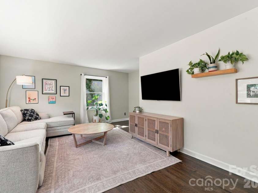 912 Tally Ho Court, Charlotte, NC 28212.  MLS# CAR4424793, YatesRealty ID 51563. 
