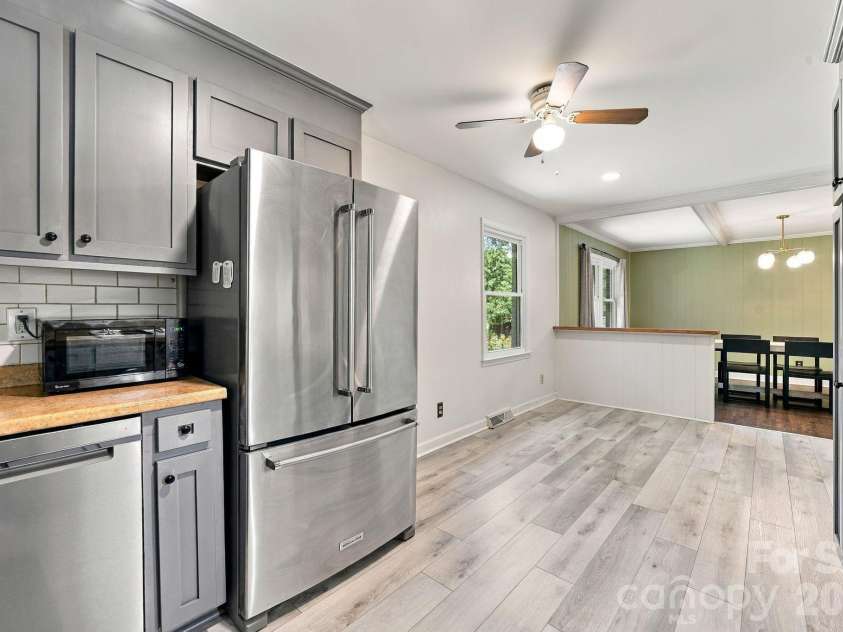 912 Tally Ho Court, Charlotte, NC 28212.  MLS# CAR4424793, YatesRealty ID 51563. 