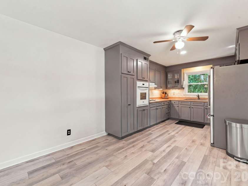 912 Tally Ho Court, Charlotte, NC 28212.  MLS# CAR4424793, YatesRealty ID 51563. 