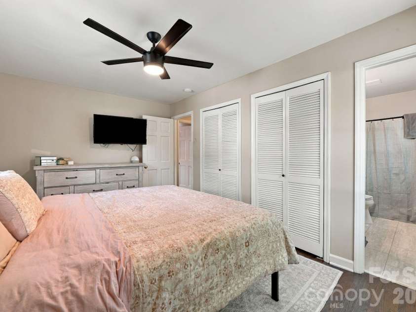 912 Tally Ho Court, Charlotte, NC 28212.  MLS# CAR4424793, YatesRealty ID 51563. 