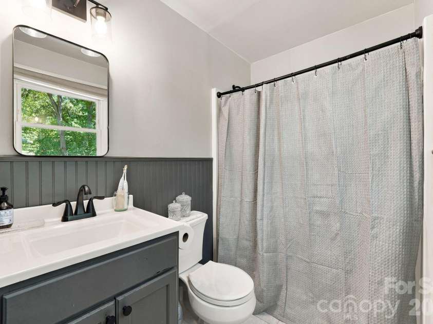 912 Tally Ho Court, Charlotte, NC 28212.  MLS# CAR4424793, YatesRealty ID 51563. 
