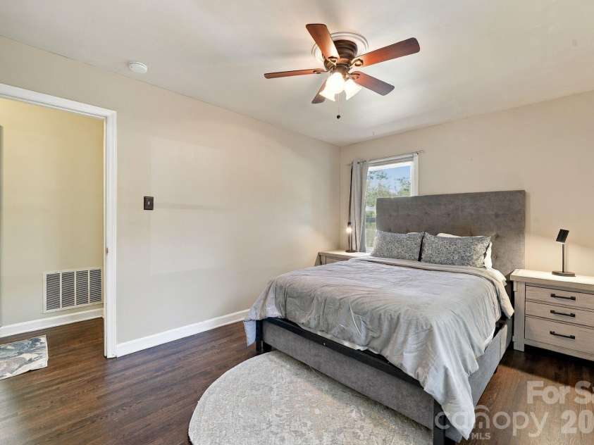 912 Tally Ho Court, Charlotte, NC 28212.  MLS# CAR4424793, YatesRealty ID 51563. 