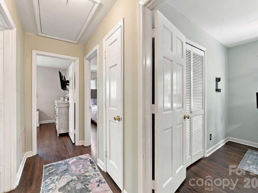 912 Tally Ho Court, Charlotte, NC 28212.  MLS# CAR4424793, YatesRealty ID 51563. 
