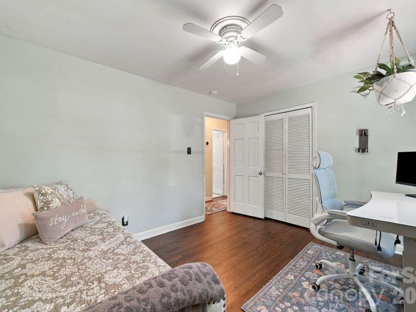 912 Tally Ho Court, Charlotte, NC 28212.  MLS# CAR4424793, YatesRealty ID 51563. 