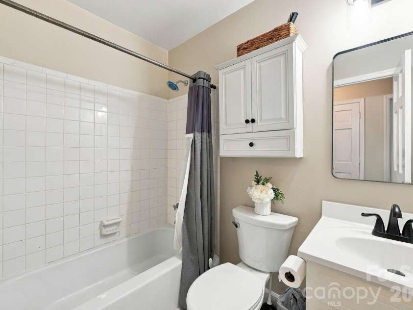 912 Tally Ho Court, Charlotte, NC 28212.  MLS# CAR4424793, YatesRealty ID 51563. 