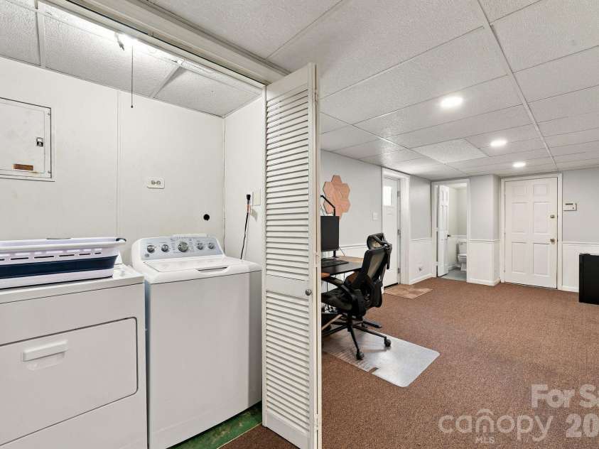 912 Tally Ho Court, Charlotte, NC 28212.  MLS# CAR4424793, YatesRealty ID 51563. 