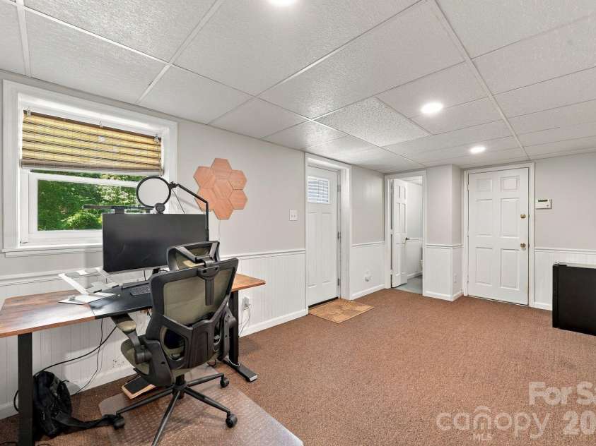 912 Tally Ho Court, Charlotte, NC 28212.  MLS# CAR4424793, YatesRealty ID 51563. 