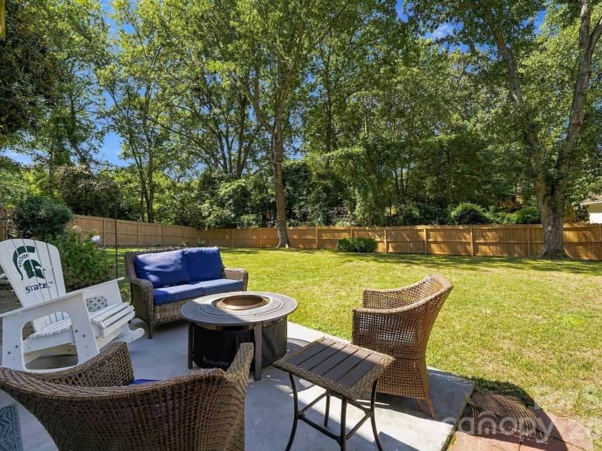 912 Tally Ho Court, Charlotte, NC 28212.  MLS# CAR4424793, YatesRealty ID 51563. 