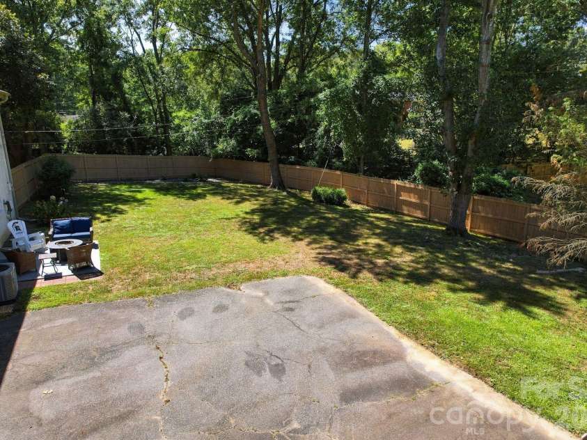 912 Tally Ho Court, Charlotte, NC 28212.  MLS# CAR4424793, YatesRealty ID 51563. 
