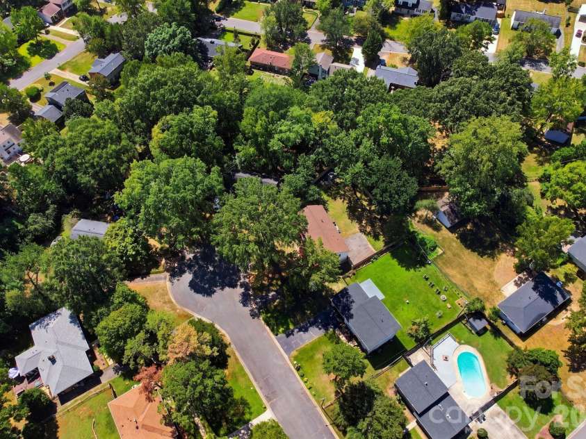 912 Tally Ho Court, Charlotte, NC 28212.  MLS# CAR4424793, YatesRealty ID 51563. 