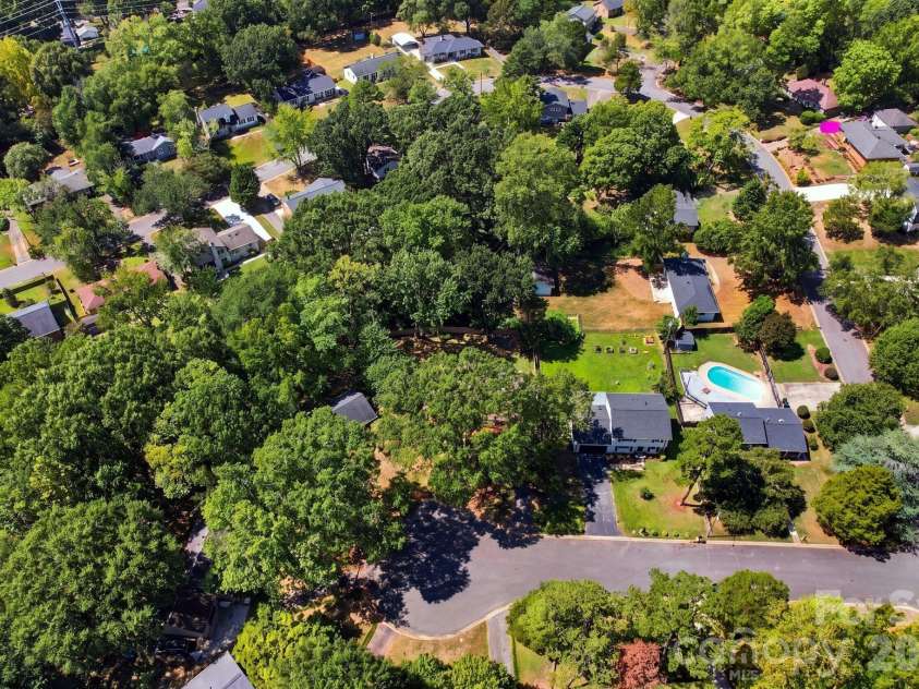 912 Tally Ho Court, Charlotte, NC 28212.  MLS# CAR4424793, YatesRealty ID 51563. 