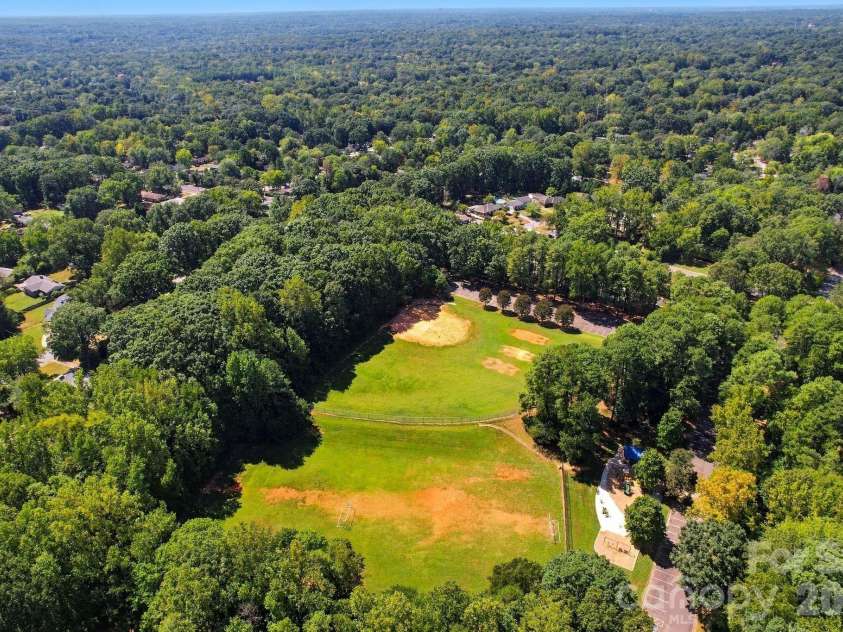 912 Tally Ho Court, Charlotte, NC 28212.  MLS# CAR4424793, YatesRealty ID 51563. 