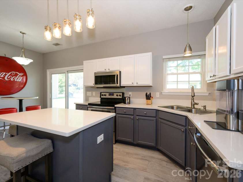 11413 Larix Drive, Charlotte, NC 28273.  MLS# CAR4424711, YatesRealty ID 51564. 