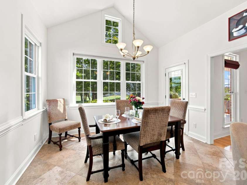 137 Fox Den Circle, Statesville, NC 28677.  MLS# CAR4424936, YatesRealty ID 51566. Dining Room