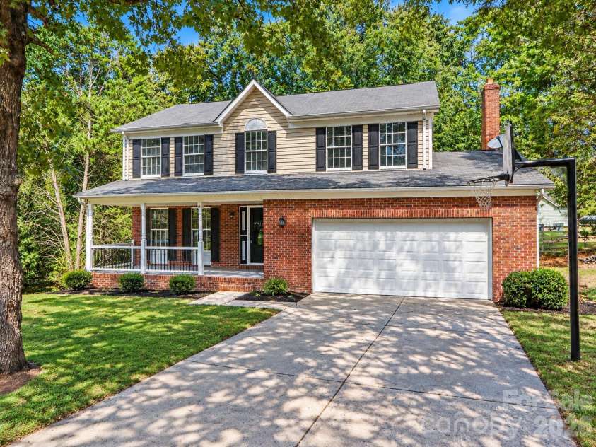 10740 Roxbury Court, Charlotte, NC 28214.  MLS# CAR4424971, YatesRealty ID 51567. 