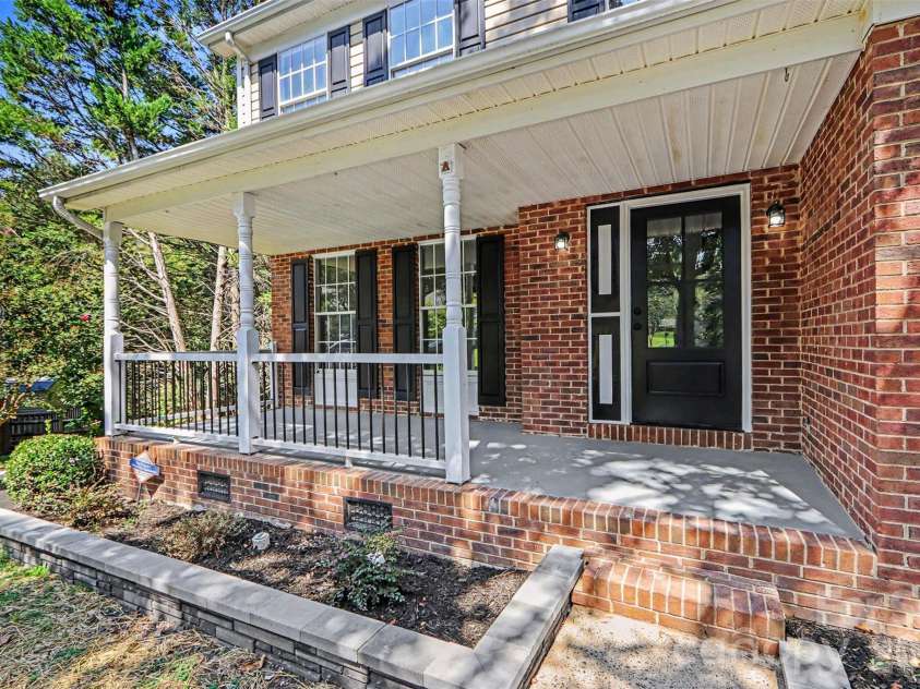 10740 Roxbury Court, Charlotte, NC 28214.  MLS# CAR4424971, YatesRealty ID 51567. 