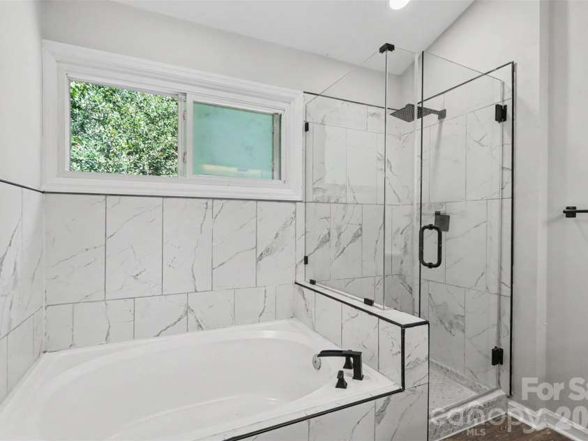 10740 Roxbury Court, Charlotte, NC 28214.  MLS# CAR4424971, YatesRealty ID 51567. 