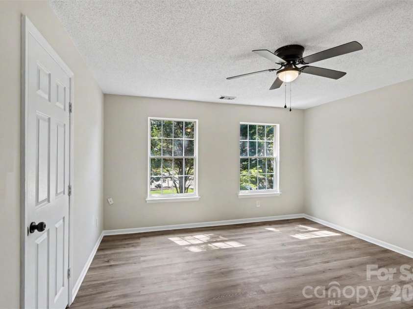 10740 Roxbury Court, Charlotte, NC 28214.  MLS# CAR4424971, YatesRealty ID 51567. 