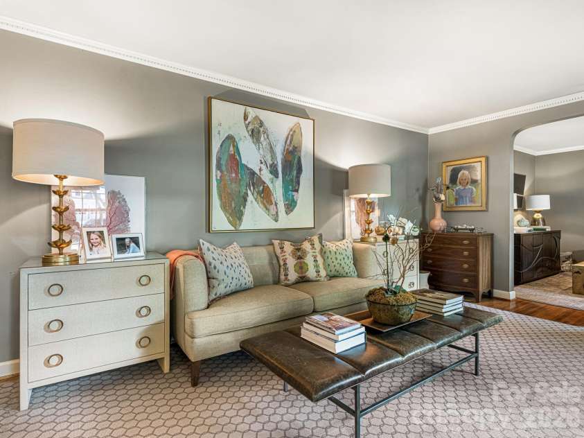 2516 Handley Place, Charlotte, NC 28226.  MLS# CAR4425043, YatesRealty ID 51569. Living Room