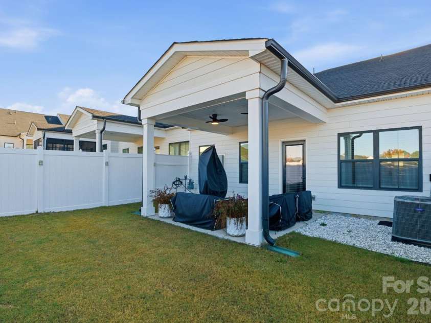 1523 Dennis Austin Lane, Indian Trail, NC 28079.  MLS# CAR4340284, YatesRealty ID 5157. 