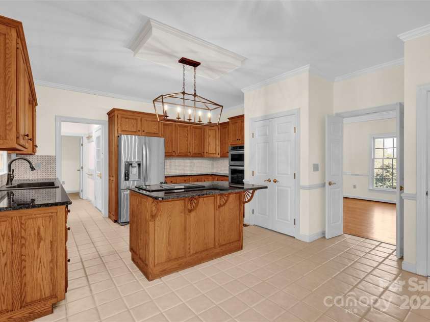 4405 3rd Street, Hickory, NC 28601.  MLS# CAR4244839, YatesRealty ID 5157. 