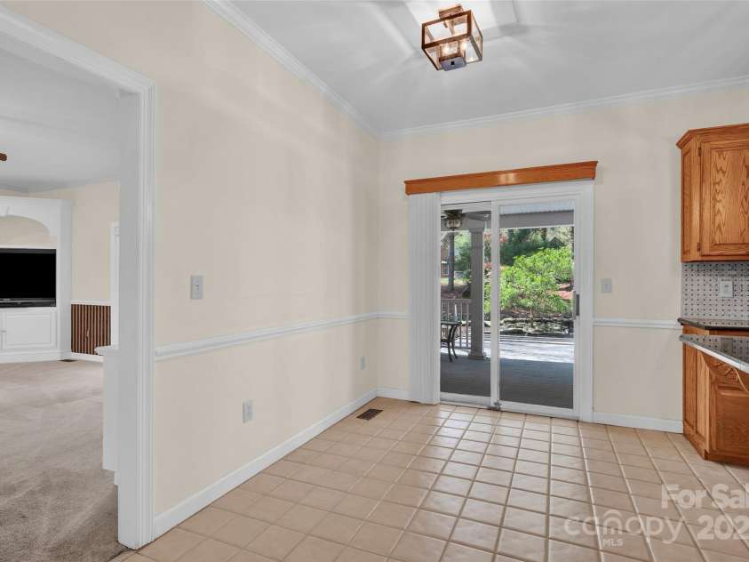 4405 3rd Street, Hickory, NC 28601.  MLS# CAR4244839, YatesRealty ID 5157. 