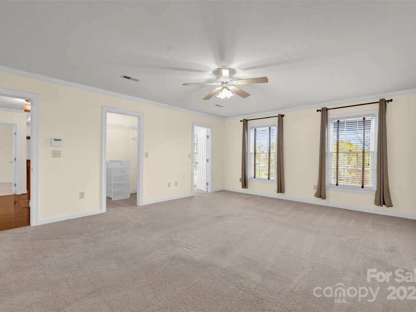 4405 3rd Street, Hickory, NC 28601.  MLS# CAR4244839, YatesRealty ID 5157. 