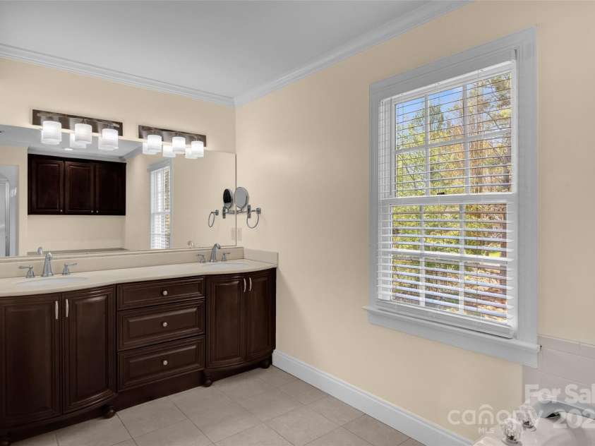 4405 3rd Street, Hickory, NC 28601.  MLS# CAR4244839, YatesRealty ID 5157. 