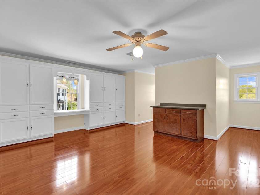 4405 3rd Street, Hickory, NC 28601.  MLS# CAR4244839, YatesRealty ID 5157. 