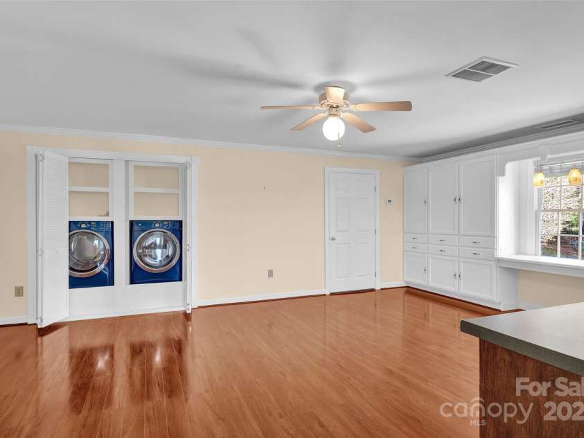 4405 3rd Street, Hickory, NC 28601.  MLS# CAR4244839, YatesRealty ID 5157. 
