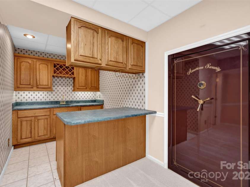 4405 3rd Street, Hickory, NC 28601.  MLS# CAR4244839, YatesRealty ID 5157. 