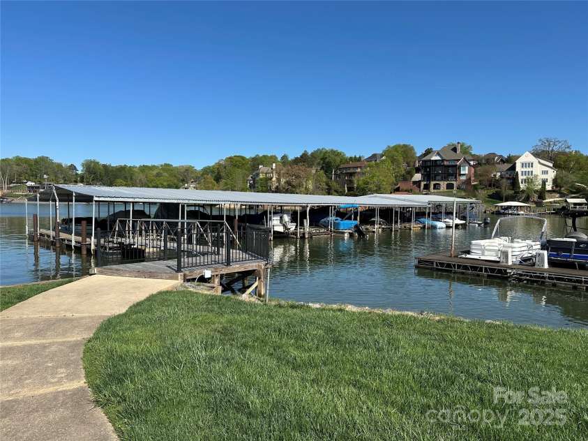 4405 3rd Street, Hickory, NC 28601.  MLS# CAR4244839, YatesRealty ID 5157. 