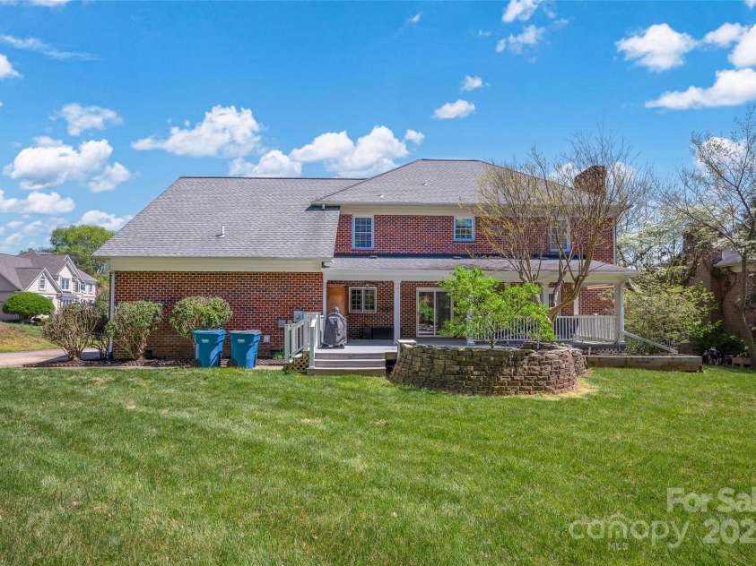 4405 3rd Street, Hickory, NC 28601.  MLS# CAR4244839, YatesRealty ID 5157. 