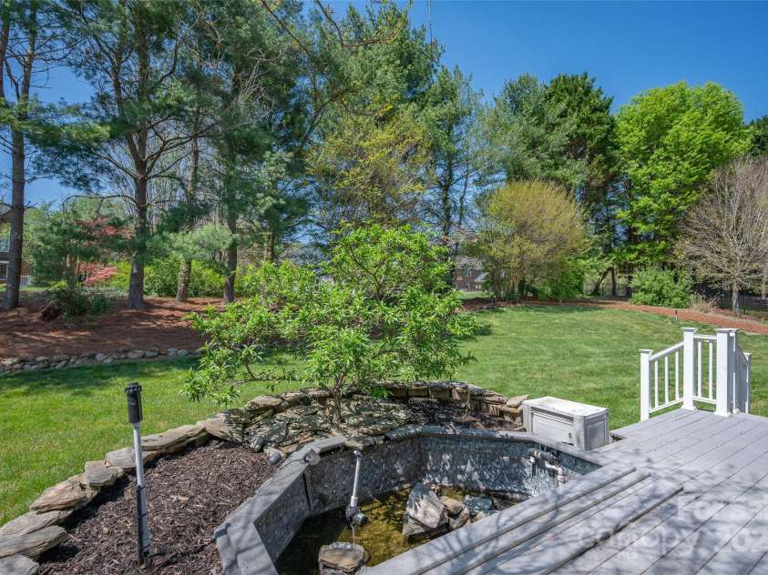 4405 3rd Street, Hickory, NC 28601.  MLS# CAR4244839, YatesRealty ID 5157. 
