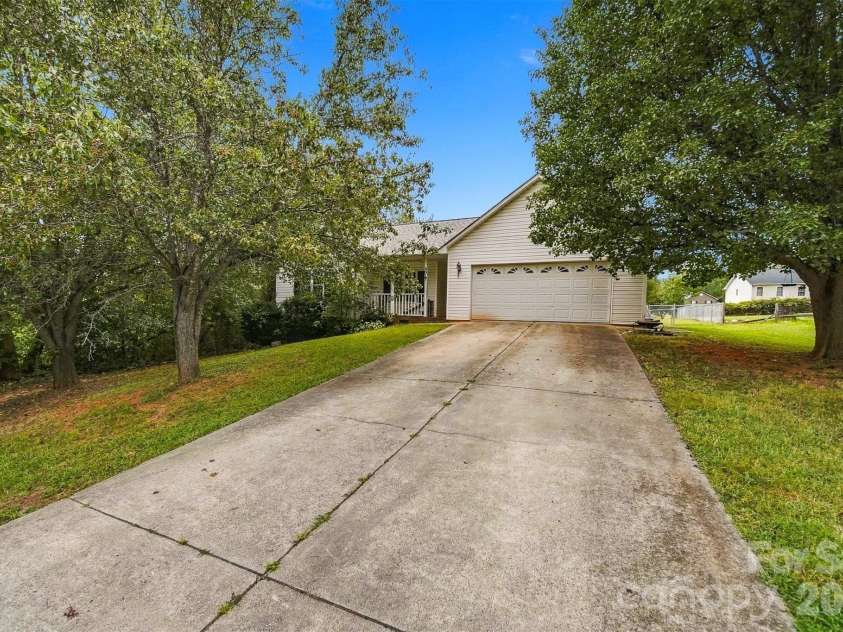 4917 Pond Court, Conover, NC 28613.  MLS# CAR4424441, YatesRealty ID 51570. 
