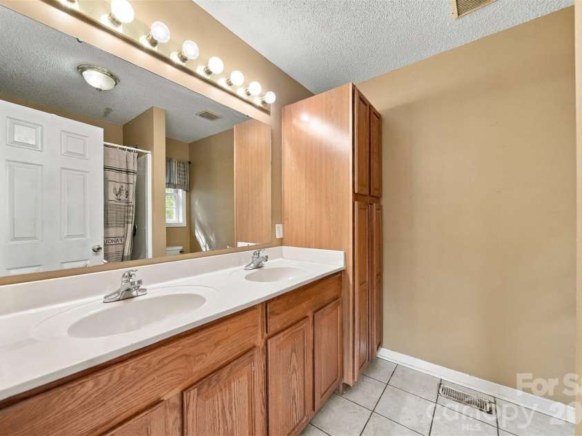 4917 Pond Court, Conover, NC 28613.  MLS# CAR4424441, YatesRealty ID 51570. 